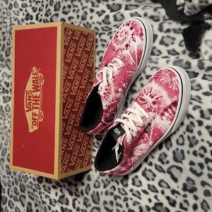Youth size 5.5 fuchsia tie dye Vans